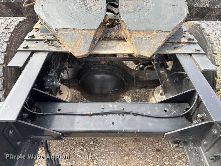 image for item HI9265 2009 Kenworth T370 semi truck