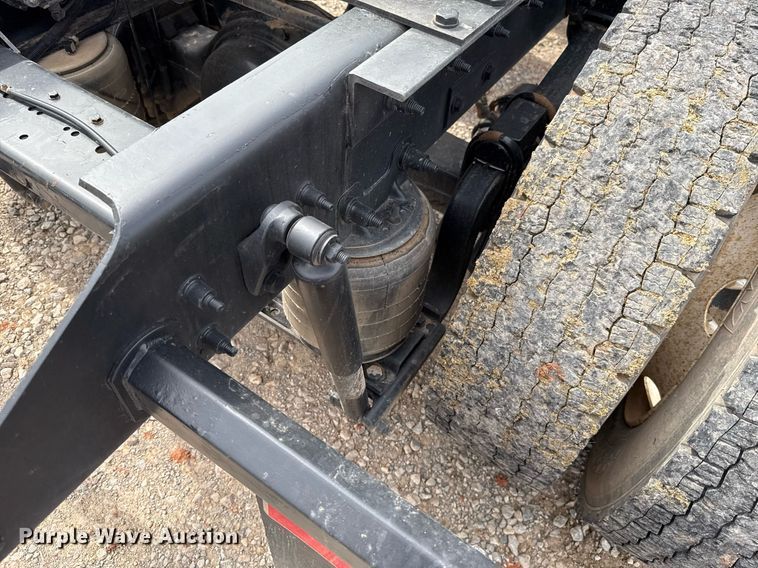 image for item HI9265 2009 Kenworth T370 semi truck