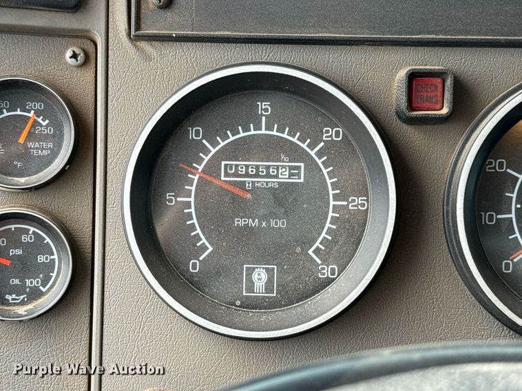 image for item HI9265 2009 Kenworth T370 semi truck