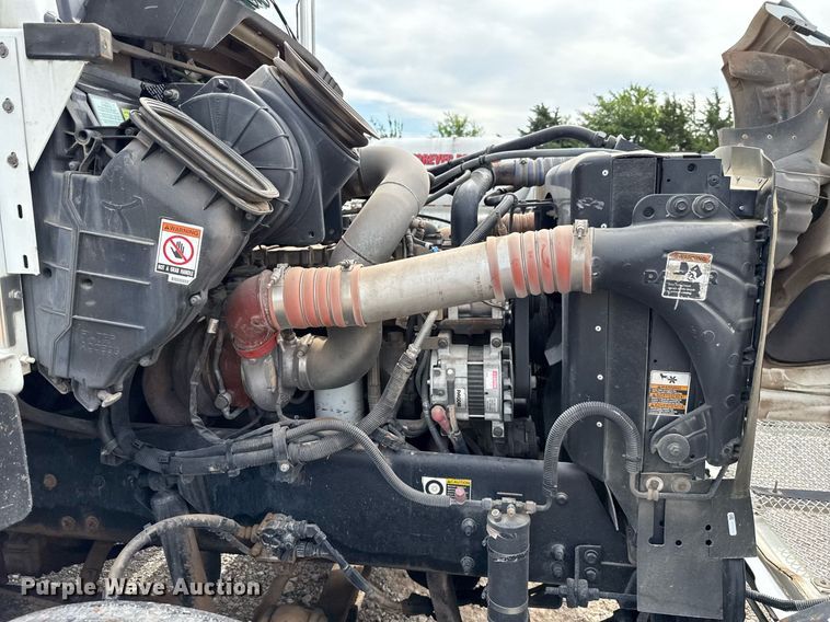 image for item HI9265 2009 Kenworth T370 semi truck