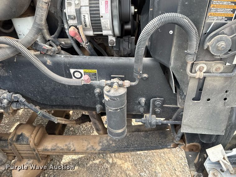 image for item HI9265 2009 Kenworth T370 semi truck