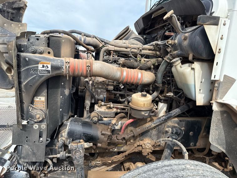 image for item HI9265 2009 Kenworth T370 semi truck