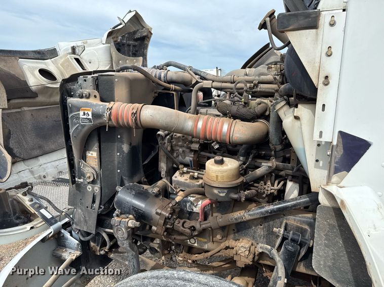 image for item HI9265 2009 Kenworth T370 semi truck