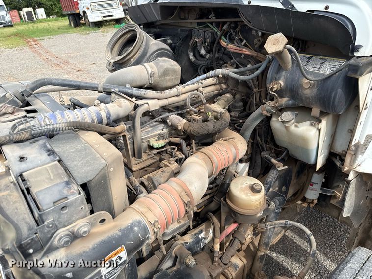 image for item HI9265 2009 Kenworth T370 semi truck