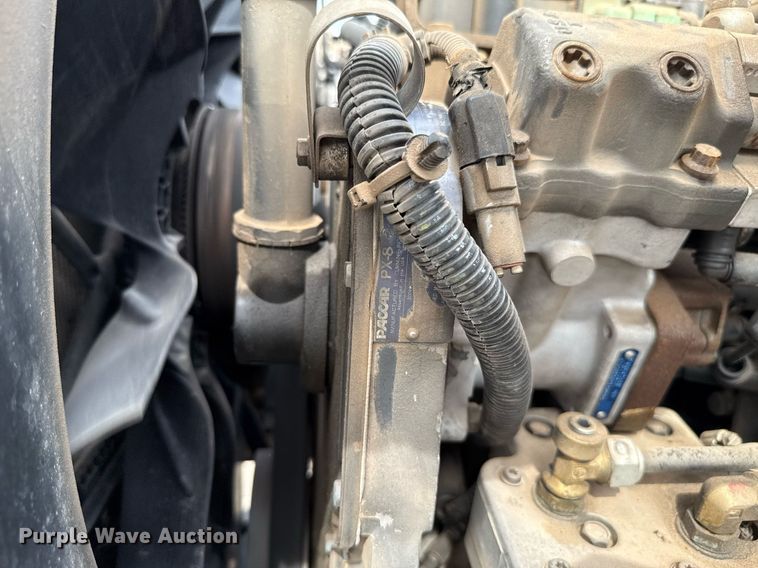 image for item HI9265 2009 Kenworth T370 semi truck