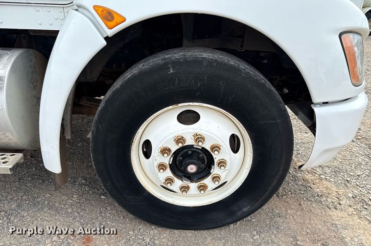 image for item HI9265 2009 Kenworth T370 semi truck