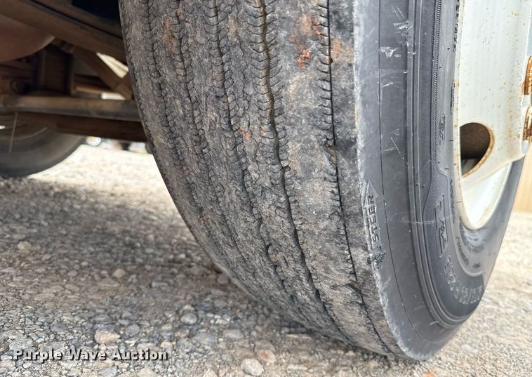 image for item HI9265 2009 Kenworth T370 semi truck