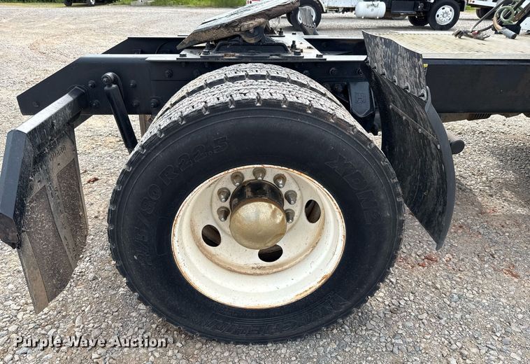 image for item HI9265 2009 Kenworth T370 semi truck