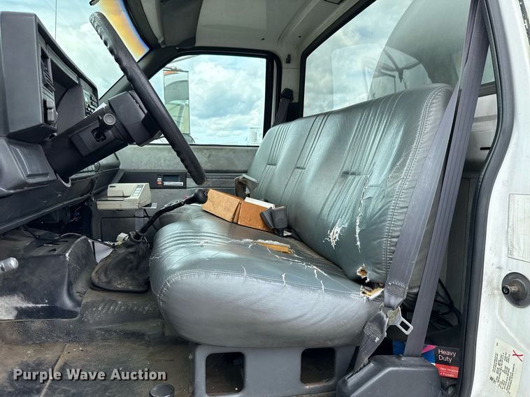 image for item HI9276 1998 Chevrolet C7500 truck cab and chassis