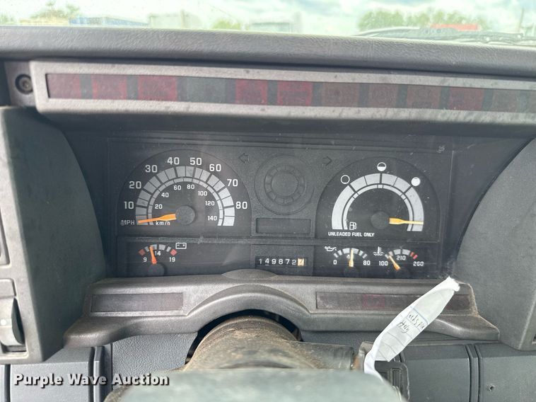 image for item HI9276 1998 Chevrolet C7500 truck cab and chassis