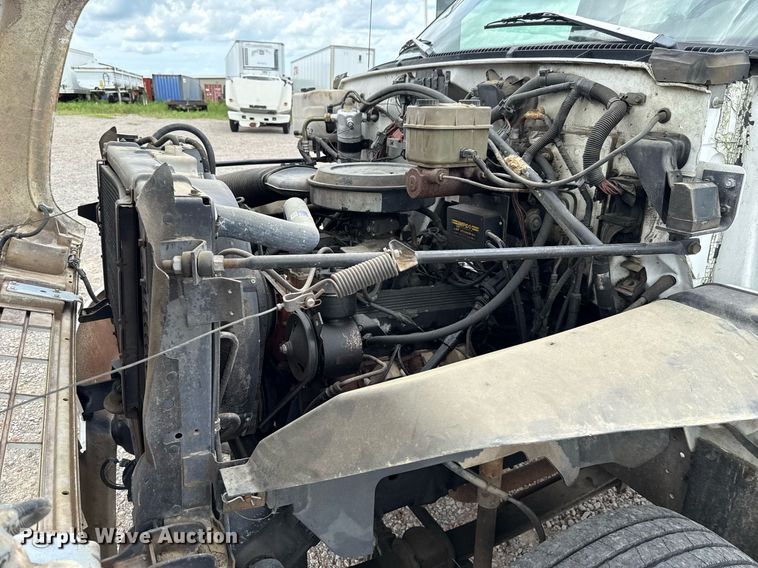 image for item HI9276 1998 Chevrolet C7500 truck cab and chassis