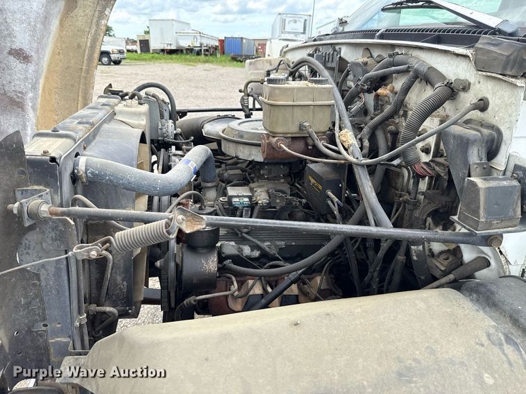 image for item HI9276 1998 Chevrolet C7500 truck cab and chassis