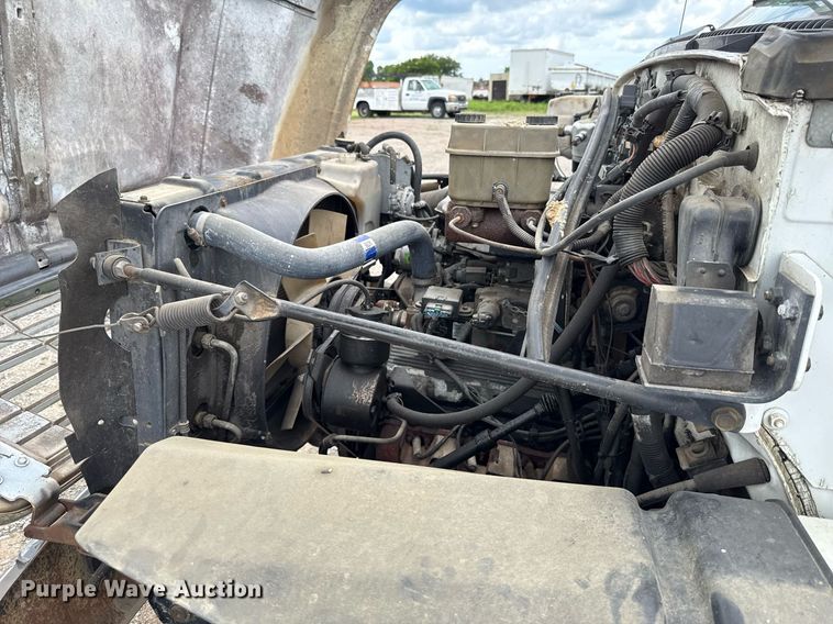 image for item HI9276 1998 Chevrolet C7500 truck cab and chassis