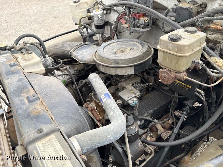 image for item HI9276 1998 Chevrolet C7500 truck cab and chassis