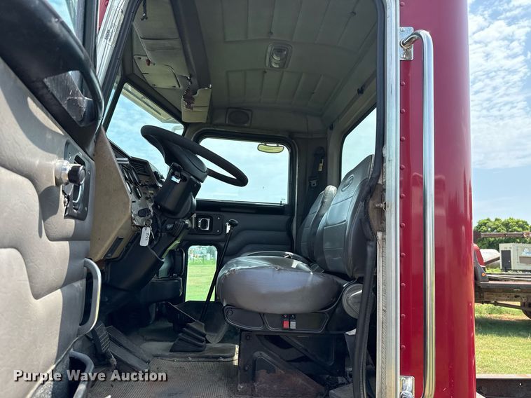 image for item HI9278 2007 Peterbilt 335 truck cab and chassis