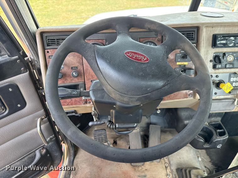 image for item HI9278 2007 Peterbilt 335 truck cab and chassis