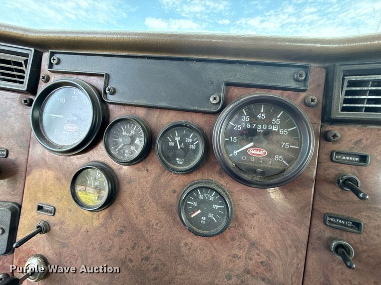 image for item HI9278 2007 Peterbilt 335 truck cab and chassis