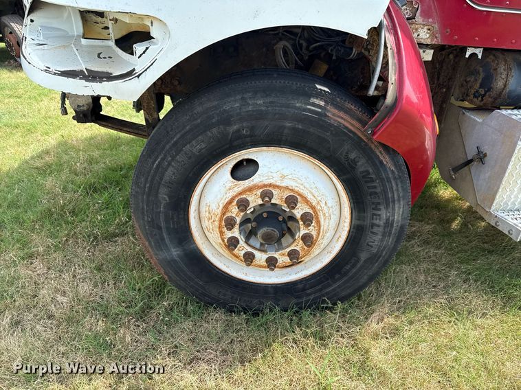 image for item HI9278 2007 Peterbilt 335 truck cab and chassis