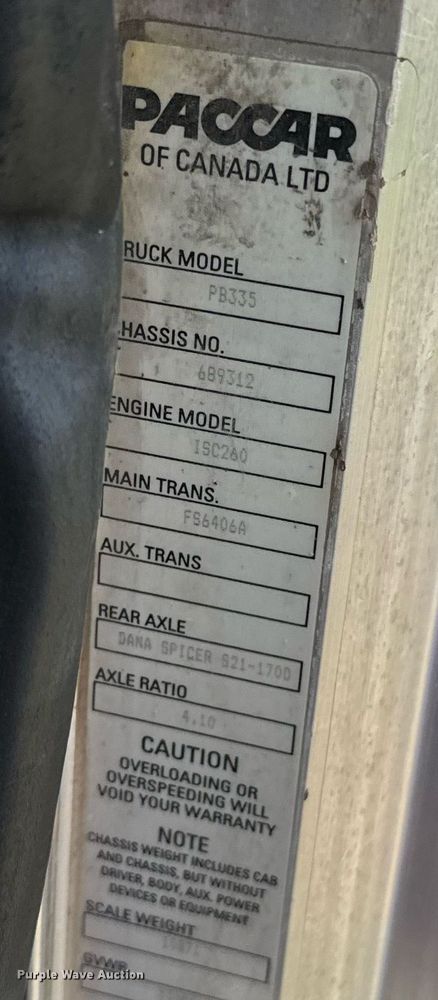 image for item HI9278 2007 Peterbilt 335 truck cab and chassis