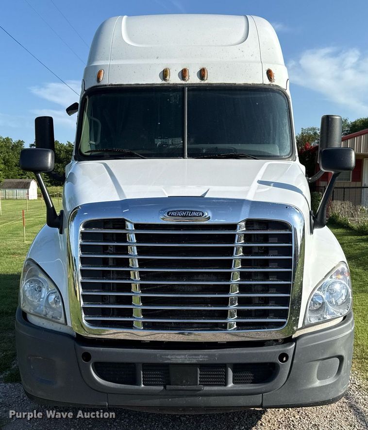 CAMIóN CAMAROTE 2016 FREIGHTLINER