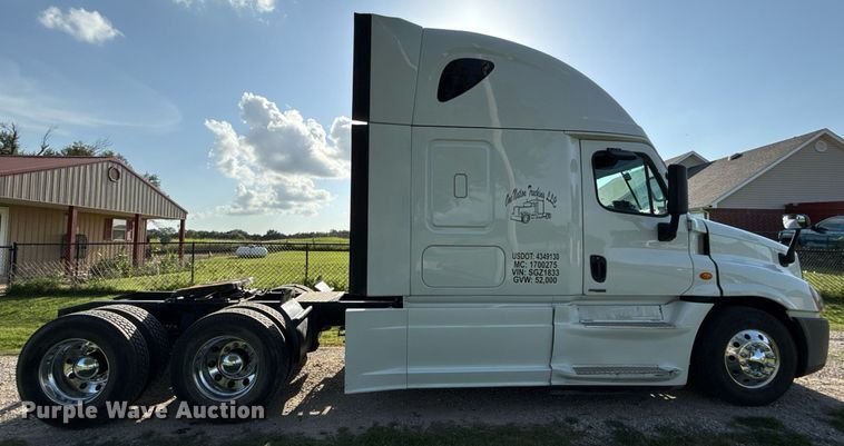 CAMIóN CAMAROTE 2016 FREIGHTLINER