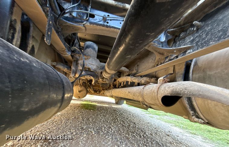 image for item HI9284 2016 Freightliner Cascadia 125 semi truck