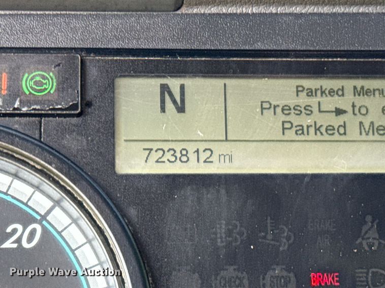 image for item HI9284 2016 Freightliner Cascadia 125 semi truck