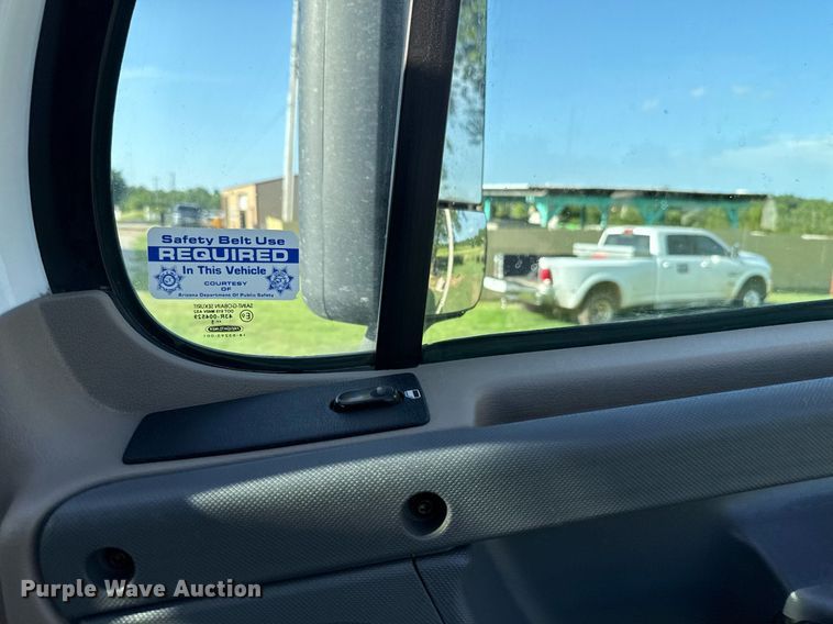 image for item HI9284 2016 Freightliner Cascadia 125 semi truck