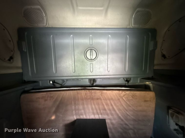 image for item HI9284 2016 Freightliner Cascadia 125 semi truck