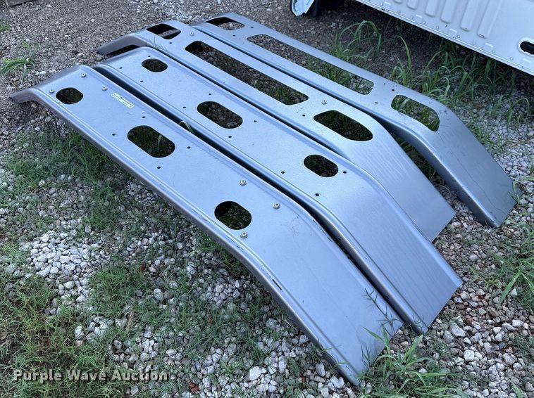 image for item HI9341 (4) bumpers