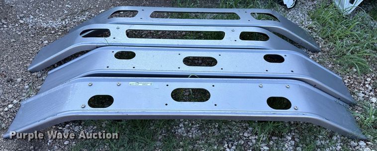 image for item HI9341 (4) bumpers