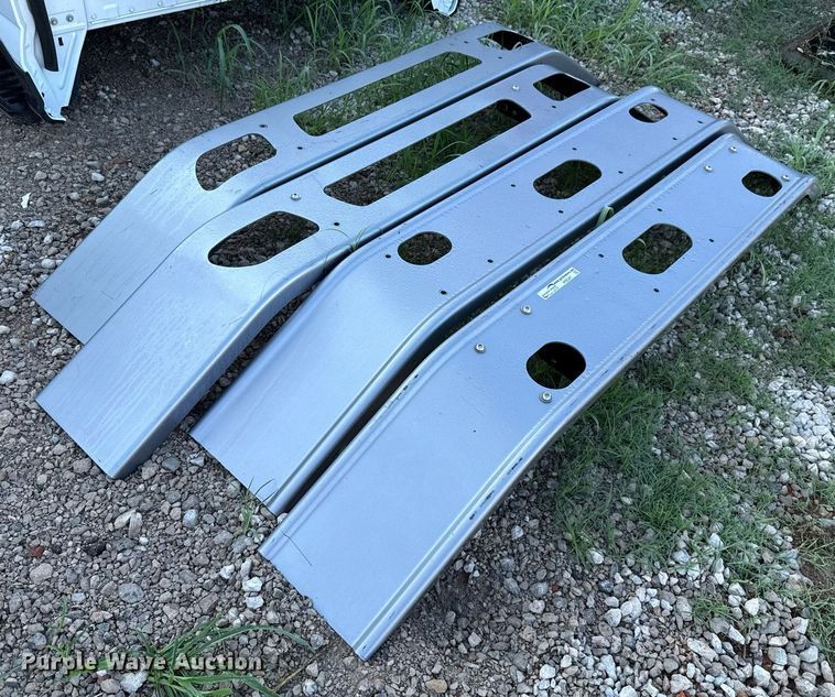 image for item HI9341 (4) bumpers