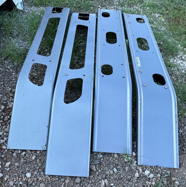 image for item HI9341 (4) bumpers