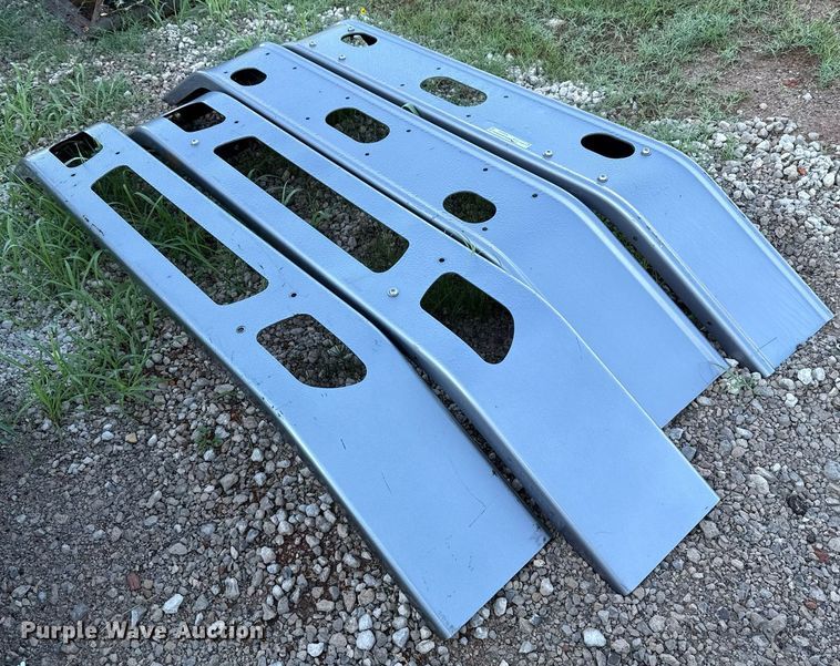 image for item HI9341 (4) bumpers