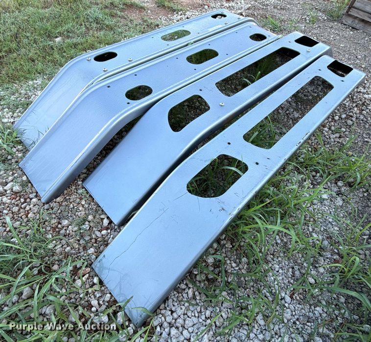 image for item HI9341 (4) bumpers