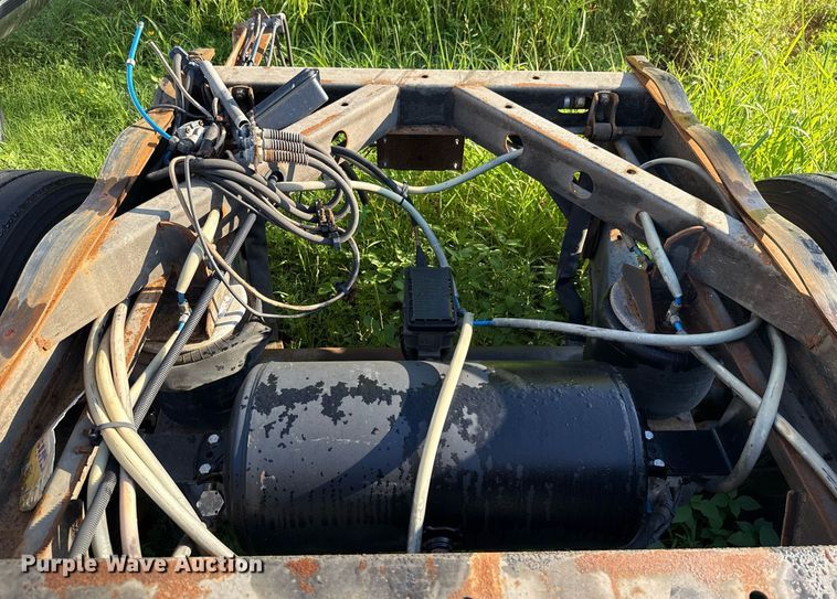 image for item HI9344 Hendrickson Ultraak 1096 truck chassis