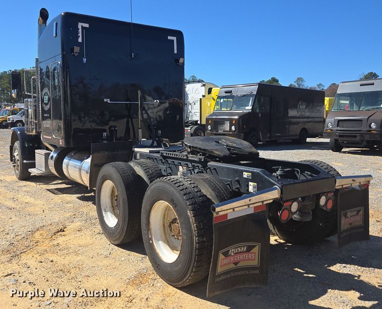 image for item YA0292 2020 Peterbilt 389 semi truck