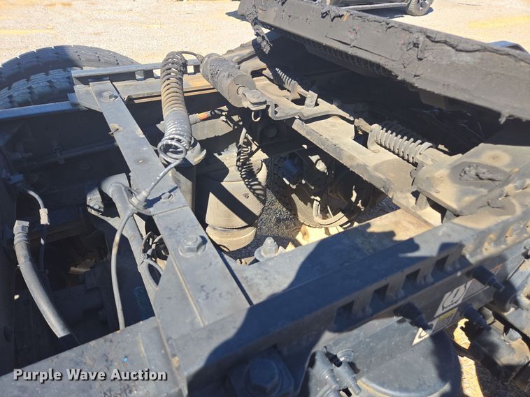 image for item YA0292 2020 Peterbilt 389 semi truck