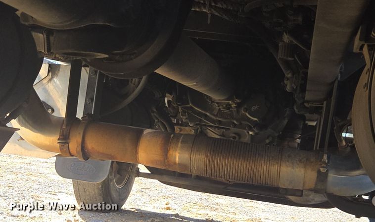 image for item YA0292 2020 Peterbilt 389 semi truck