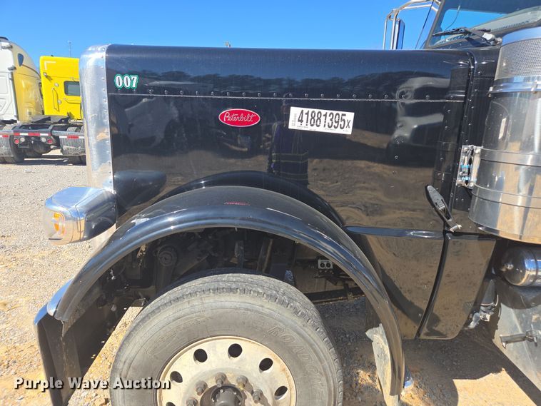 image for item YA0292 2020 Peterbilt 389 semi truck