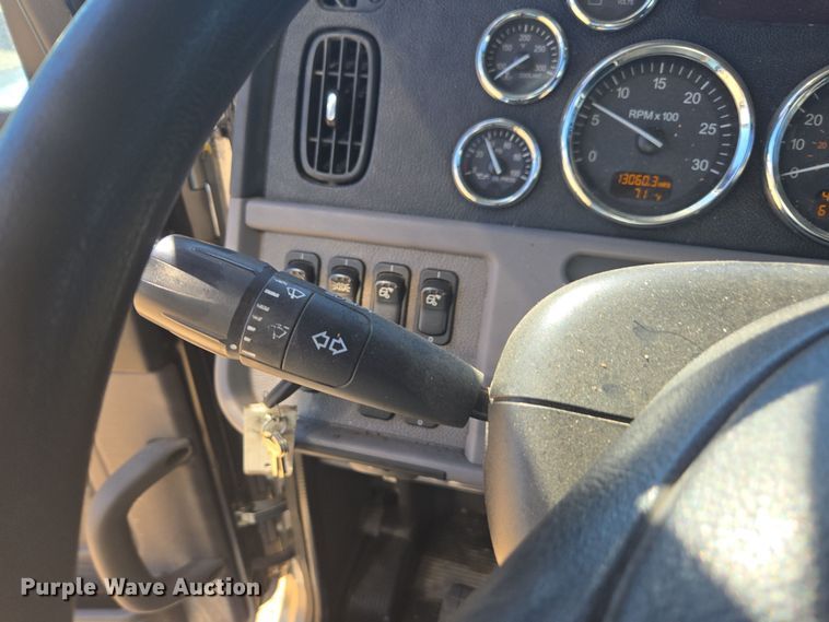 image for item YA0292 2020 Peterbilt 389 semi truck