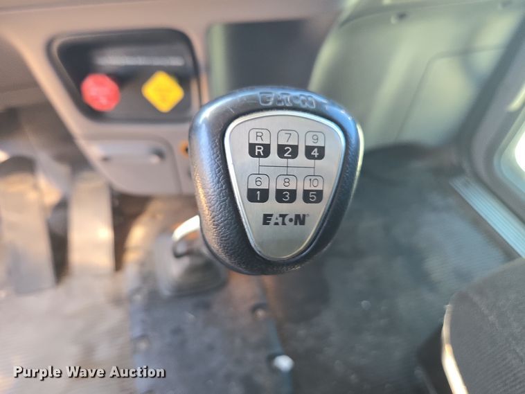 image for item YA0292 2020 Peterbilt 389 semi truck