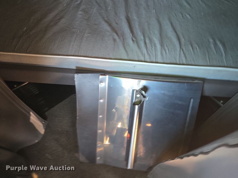 image for item YA0292 2020 Peterbilt 389 semi truck