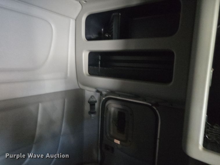 image for item YA0292 2020 Peterbilt 389 semi truck