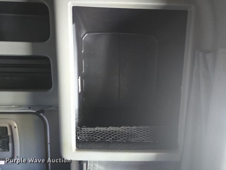 image for item YA0292 2020 Peterbilt 389 semi truck