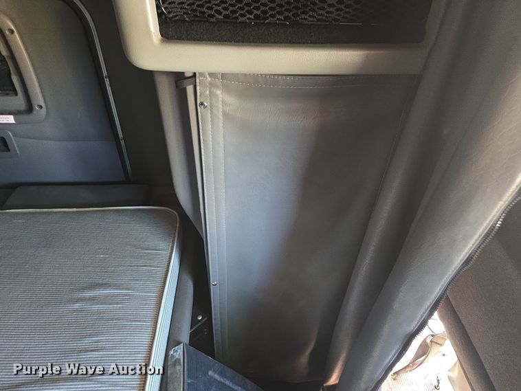 image for item YA0292 2020 Peterbilt 389 semi truck