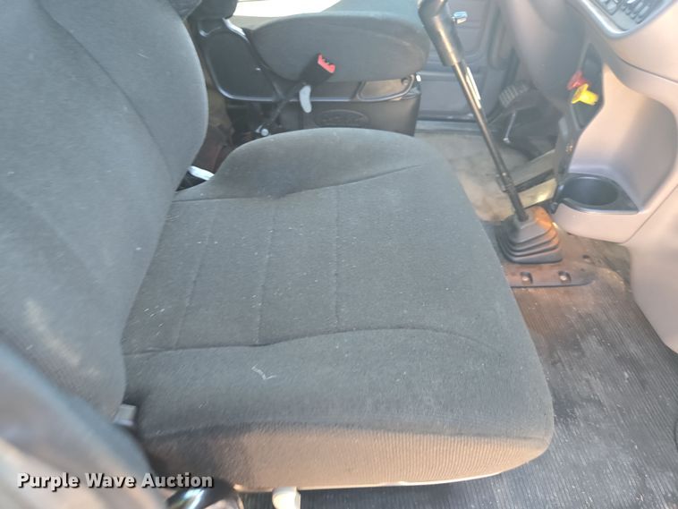 image for item YA0292 2020 Peterbilt 389 semi truck