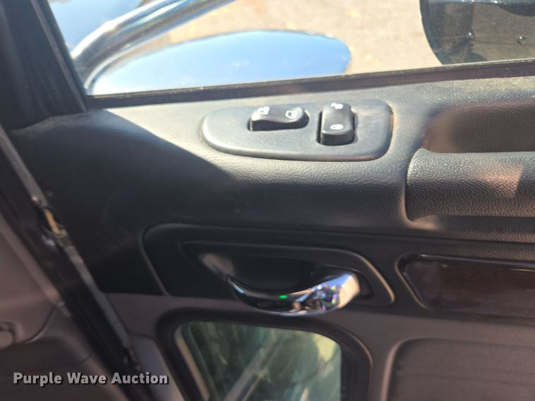 image for item YA0292 2020 Peterbilt 389 semi truck