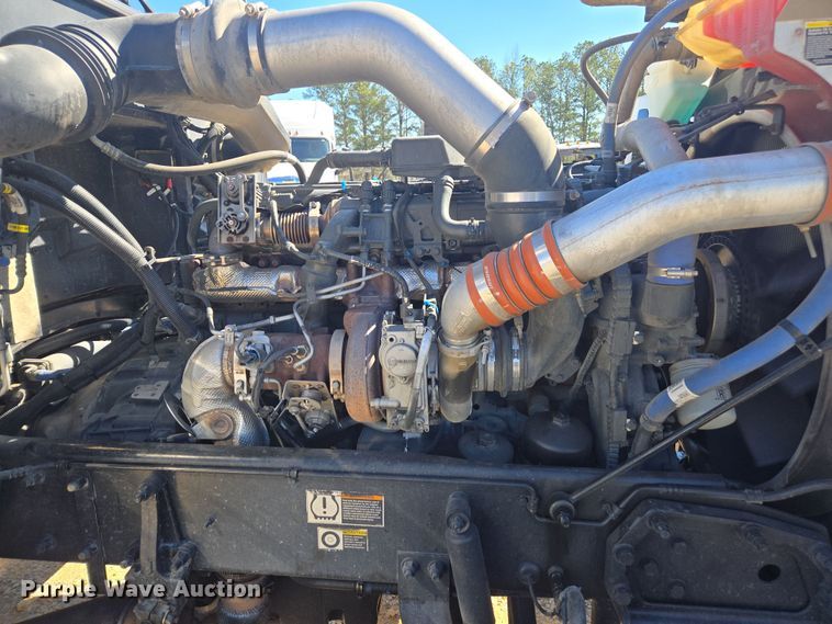 image for item YA0292 2020 Peterbilt 389 semi truck