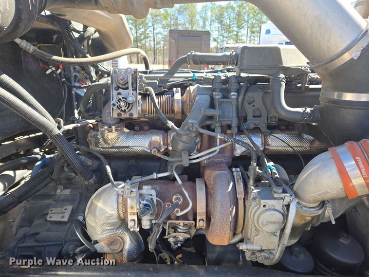 image for item YA0292 2020 Peterbilt 389 semi truck